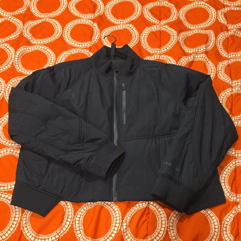 Lululemon Cropped Insulated Jacket in Black